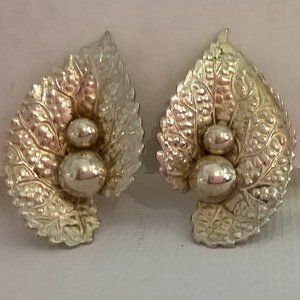 Vintage 60a Beau Sterling Silver Earrings
